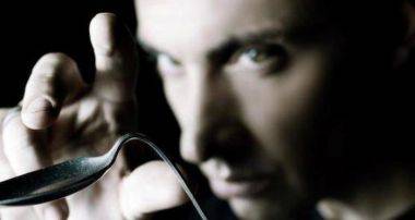 javier-botia-el-mentalista-todos-los-domingos-en-sala-girasol-de-valencia