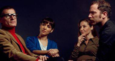 entradas-un-hombre-con-gafas-de-pasta-en-teatro-lara-de-madrid