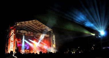 richie-hawtin-the-ting-tings-y-bomba-estereo-confirmados-para-el-territorios-sevilla-2015