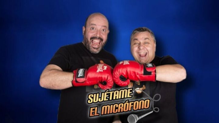 Sujétame el Micrófono