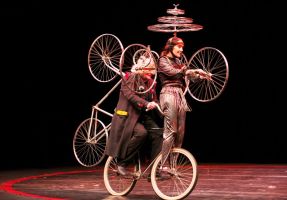 Cirque Invisible, con Victoria Chaplin 1