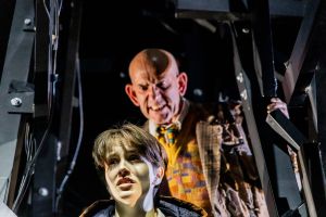 Un monstruo viene a verme 1