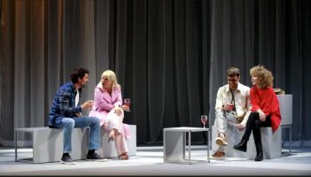 Una cuestión de formas, con Esther Acebo y Lluvia Rojo 8