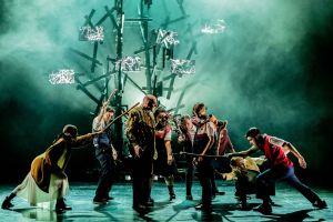 Un monstruo viene a verme 7