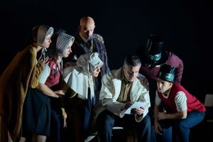 Un monstruo viene a verme 10