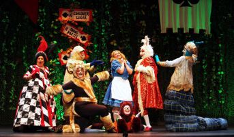 Alicia al pais de les meravelles de  Marta Buchaca 2