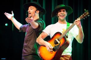 Venidos a Menos. Show Musical 3