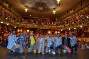 La noche es comedia 2