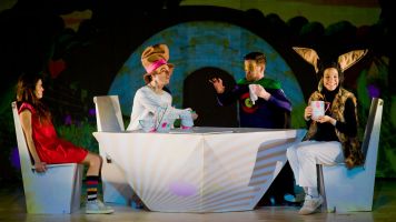 Alícia al País Dels Mòbils 2