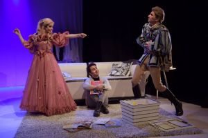 Hechizados. El príncipe y la princesa que viajaron a nuestro tiempo 3