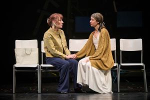 Un monstruo viene a verme 12