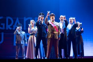 El tiempo entre costuras, el musical 7