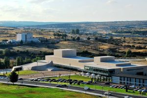 Centro de Exposiciones y Congresos Lienzo Norte 1