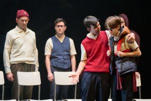 Un monstruo viene a verme 16