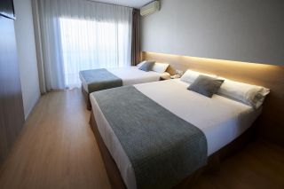 Habitación doble con balcón - Hotel Eurosalou & Spa